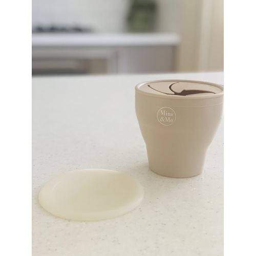 Mini & Me Snack Cup Collapsible with Lid Almond